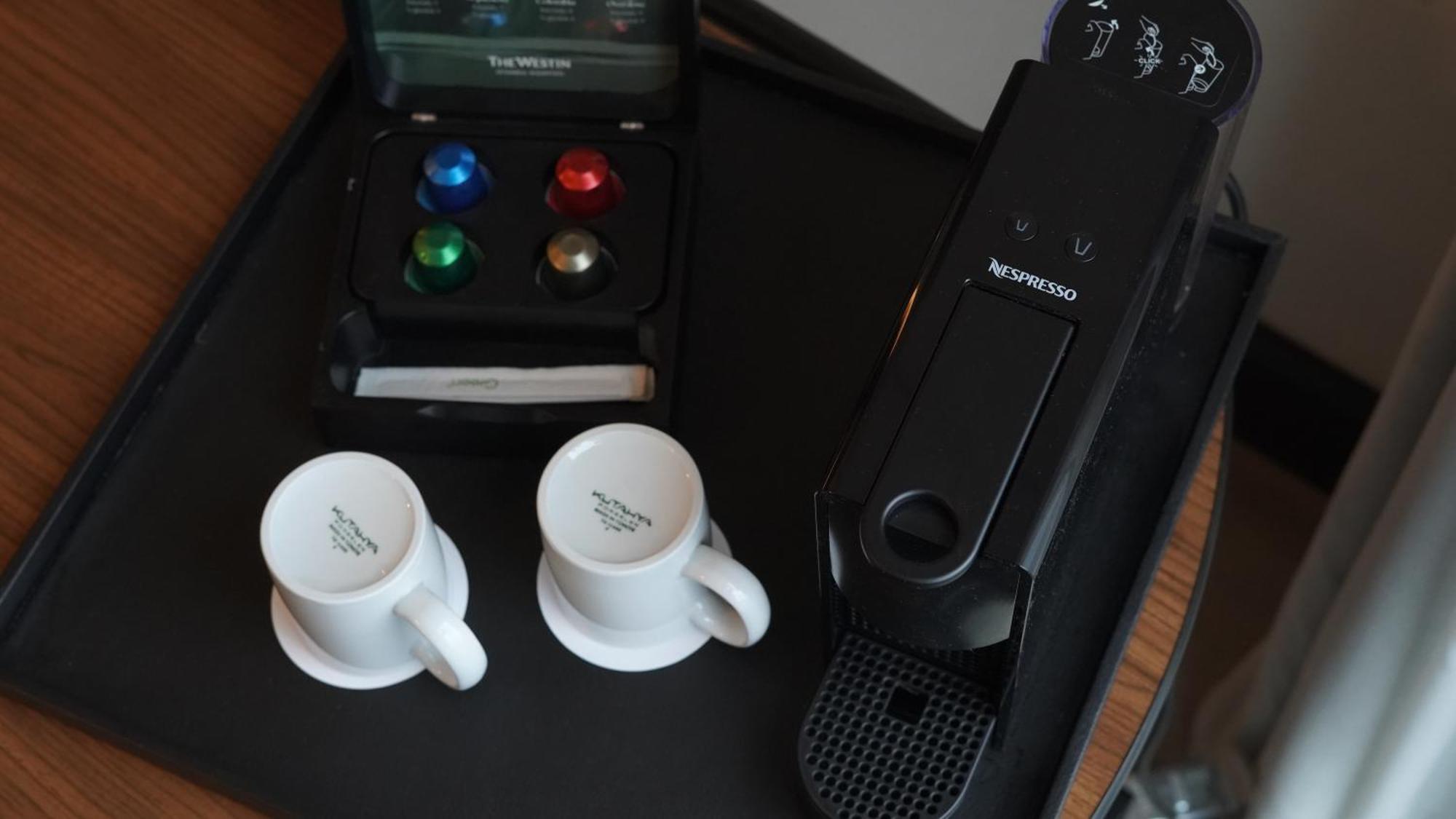 מלון The Westin Istanbul Nisantasi מראה חיצוני תמונה A Nespresso coffee machine