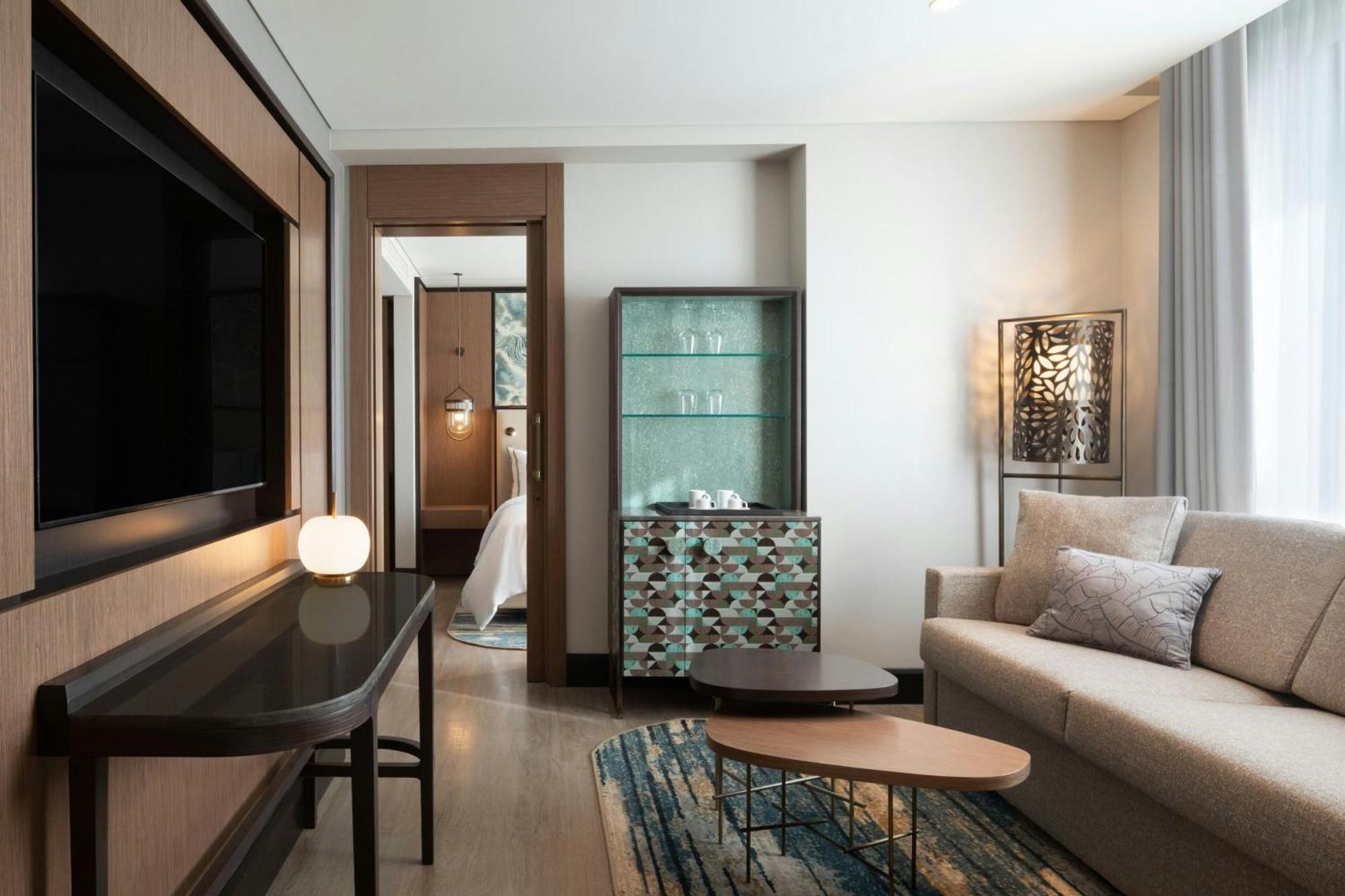 מלון The Westin Istanbul Nisantasi מראה חיצוני תמונה A suite at the hotel